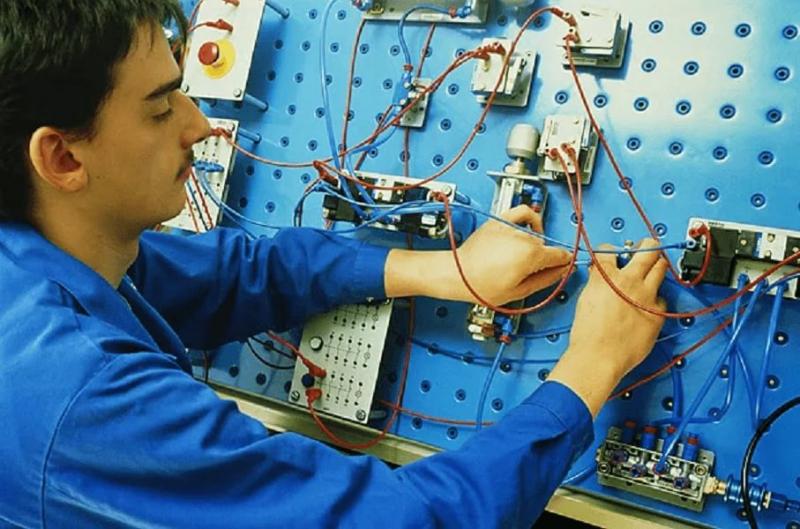 Ремонт и обслуживание телекоммуникационного оборудования и базовых станций в городе Мариуполь
